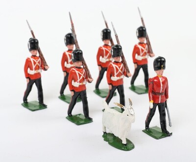 Britains rare set 74, Royal Welch Fusiliers, 1946 paint variation - 7
