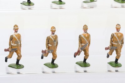 Britains set 96, York and Lancaster Regiment in Active Service &lsquo;Omdurman&rsquo; uniform, first version 1899 - 3