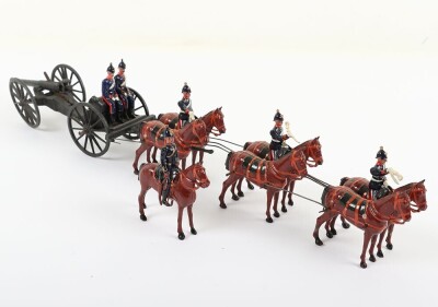 Britains rare set 317, Royal Field Artillery Gun team at the Halt with seated gunners, first version 1928 - 4