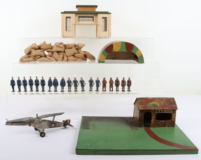 Britains set 1521, R.A.F Biplane, pilots and airmen, 1937-41