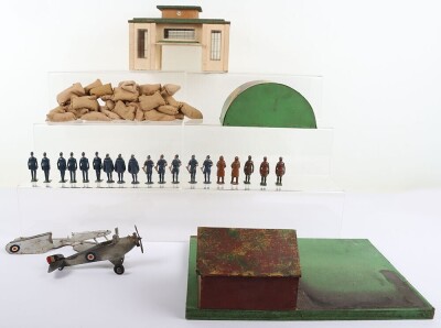 Britains set 1521, R.A.F Biplane, pilots and airmen, 1937-41 - 4
