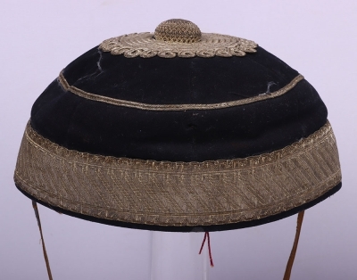 Scarce Indian Mutiny Period Peaked Forage Cap of the 14th Light Dragoons with Original White Cloth Cover and Neck Flap - 7