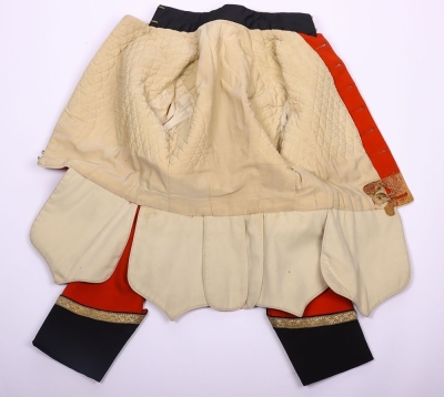 Victorian scarlet tunic for an officer of the Queen&acirc;&euro;&trade;s Own Cameron Highlanders. - 9