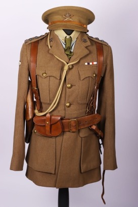WW1 British Officers 1917 Pattern Shoulder Rank Uniform Ensemble Set of an Officer in the Motor Machine Gun Corps / Tank Corps