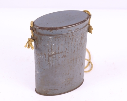 WW1 French M2 Gas Mask Tin
