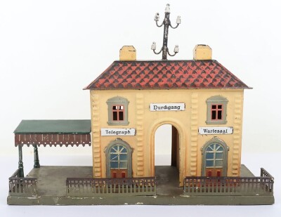 Marklin 0 gauge tinplate German market Small Town Station with Canopy Shelter