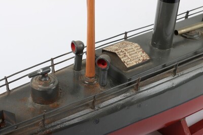 Largest Bing live steam tinplate three funnel Torpedo boat, German circa 1908 - 5