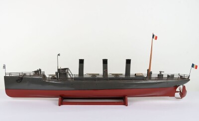 Largest Bing live steam tinplate three funnel Torpedo boat, German circa 1908 - 13