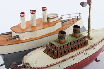Small tinplate three funnel Gunship and two funnel Ocean liner, German circa 1910/20 - 4