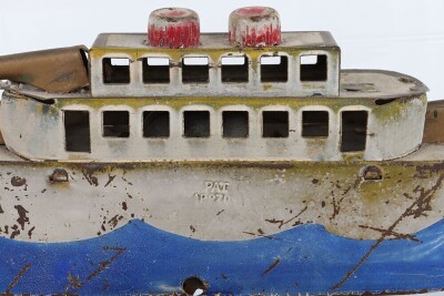 Two American floor toy boats, 1900/1915 - 2