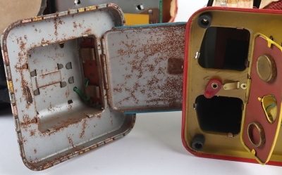 Five Japanese Battery Operated Tinplate Novelty Toys - 5