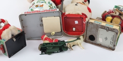 Noel Decorations made In Japan Deluxe Aminated Battery Operated Santa on Rotating Globe - 3