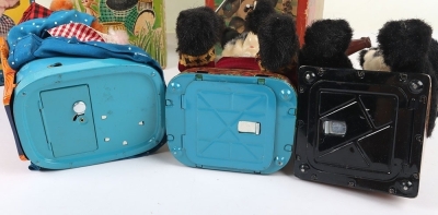 Three Japanese Battery-Operated Novelty Toys - 7