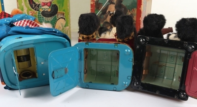 Three Japanese Battery-Operated Novelty Toys - 8