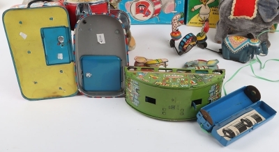 Quantity of Japanese Mechanical Clockwork/Battery operated Tinplate Elephants - 3