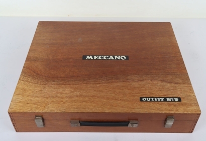 Meccano empty wooden boxes for Outfits No.10 and No.9, 1970s