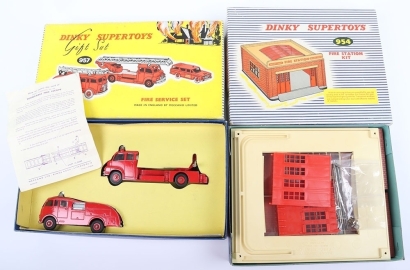 Dinky Supertoys GS 957 Fire Service Set and 954 Fire Station
