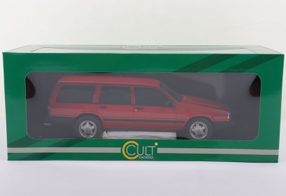 Cult Scale Models 1:18 Volvo 740 Turbo Estate