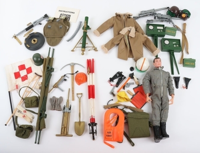 A Quantity of Vintage Action Man Palitoy Clothes & Accessories