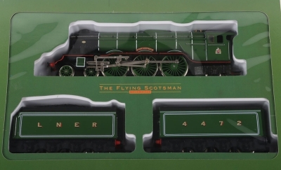 Hornby Railways 00 Gauge The Flying Scotsman Limited Presentation Edition Set - 2