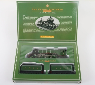 Hornby Railways 00 Gauge The Flying Scotsman Limited Presentation Edition Set - 9