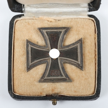 Variation of 1939 Iron Cross 1st Class