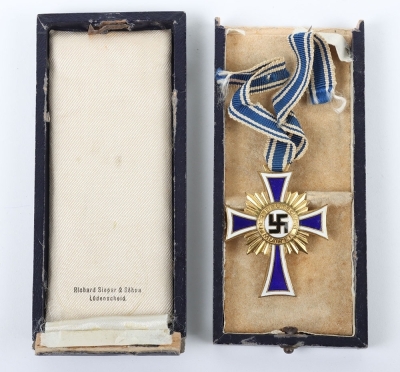 Third Reich Mothers Cross Awards in Gold, Silver and Bronze - 5