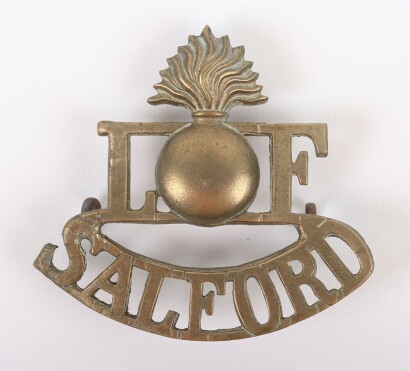 WW1 Salford Service Battalion Lancashire Fusiliers Brass Shoulder Title