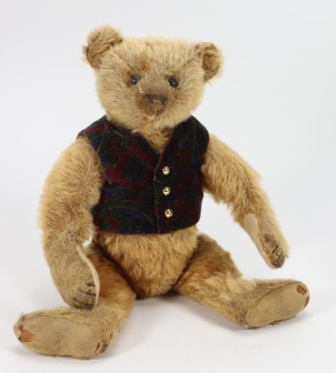 A Steiff cinnamon mohair Teddy bear, German circa 1909