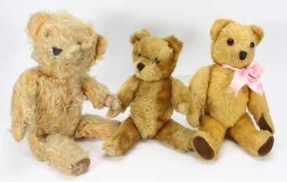 Two English golden mohair Pedigree Teddy bears, 1950s