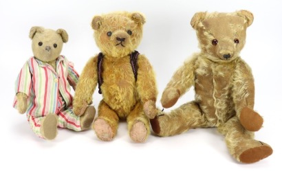 Three brown mohair English Teddy bears, 1920s
