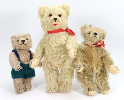 Three Hermann type Teddy bears, post war, German