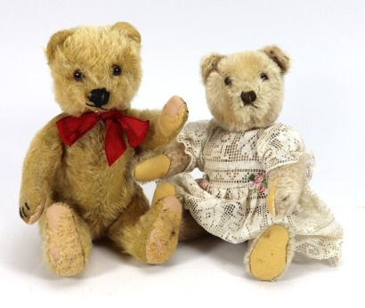 Two small post-war Steiff Teddy bears,