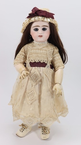 A Etienne Denamur bisque head Bebe doll, size 9, French circa 1890,