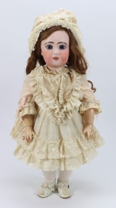 A Tete Jumeau bisque head doll, size 8, French circa 1900,