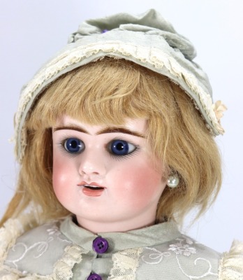A good Etienne Denamur bisque head doll, French circa 1900, - 2