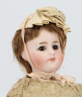 A rare all original Simon & Halbig 920 shoulder head doll in her original box, German circa 1890 - 2