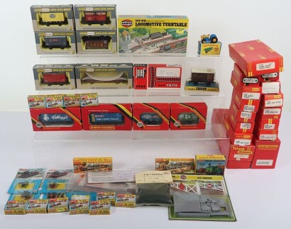 Hornby Railway and Wrenn 00 gauge wagons and accessories,