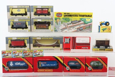 Hornby Railway and Wrenn 00 gauge wagons and accessories, - 3