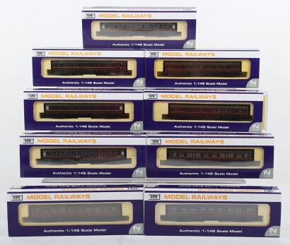 Dapol nine N gauge passenger coaches,