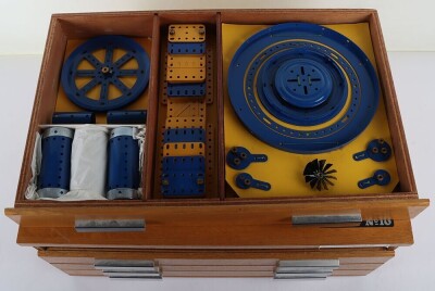 Meccano Outfit No.10 in original four drawer wooden case, 1970s, - 3