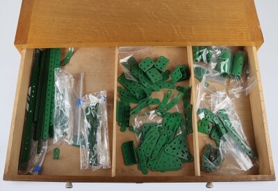 Meccano shop counter Accessories Parts six drawer cabinet, 1960s, - 3