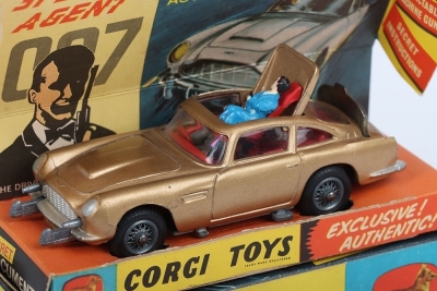 Corgi Toys 261 James Bond Aston Martin D.B.5 from the Film Goldfinger - 5