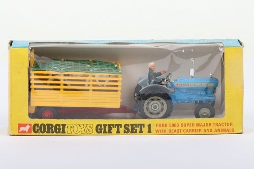 Corgi Gift Set 1 Ford 5000 Tractor with Beast Carrier