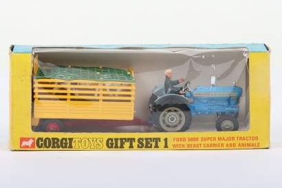 Corgi Gift Set 1 Ford 5000 Tractor with Beast Carrier