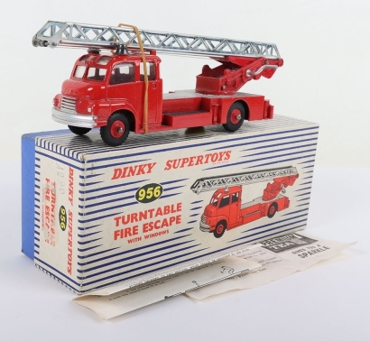 Dinky Supertoys 956 Bedford Turntable Fire Escape with windows
