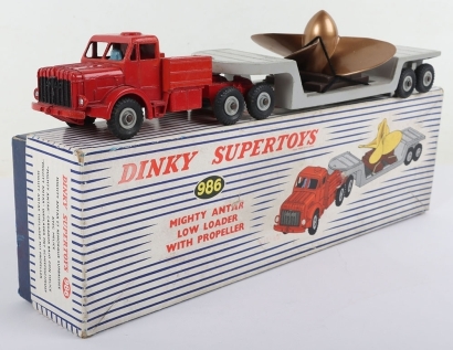 Dinky Supertoys 986 Mighty Antar Low Loader with Propeller