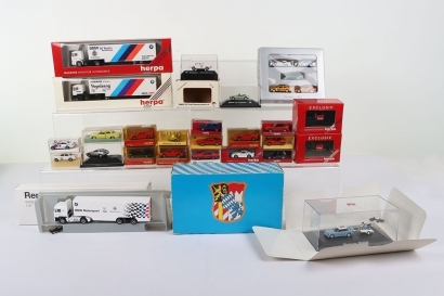 A Quantity of 1:87 models