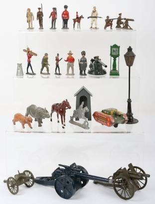Collection of playworn Toy Soldiers,