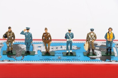 Five Fusilier Miniatures lead soldier sets,